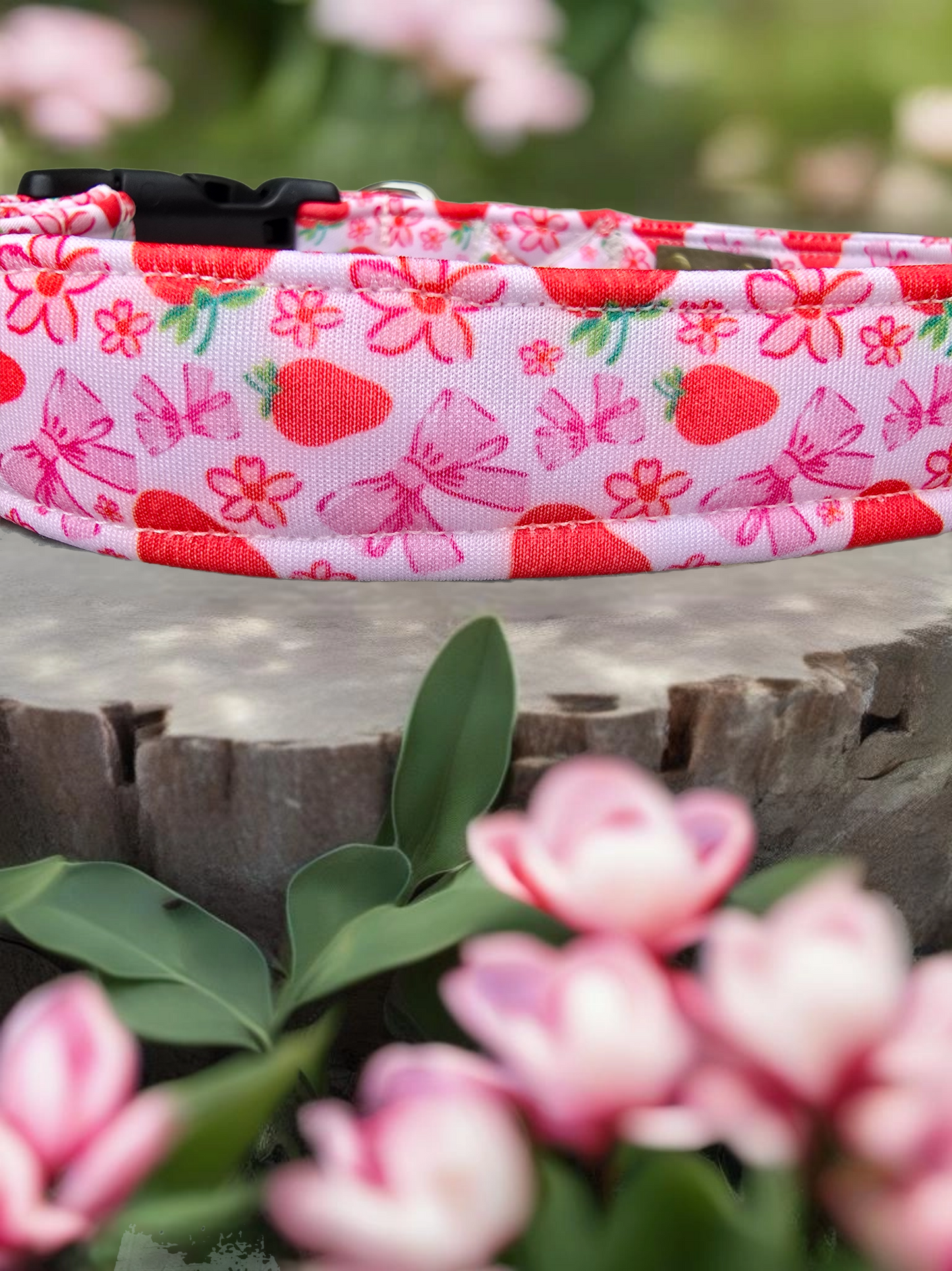 Strawberries and Bows Neoprene Dog Collar – Soft, Durable & Stylish