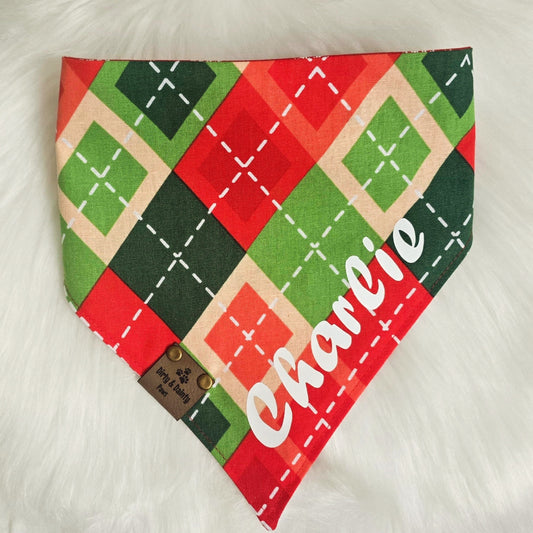 ADD YOUR PUP'S NAME TO THEIR BANDANA!