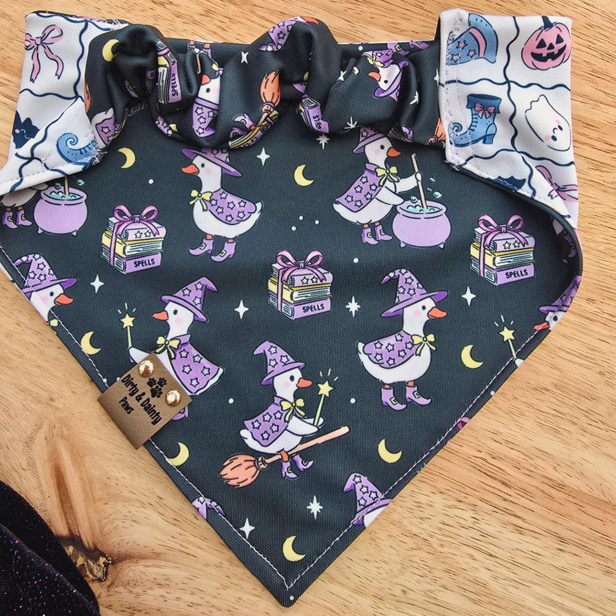 Spooky Goose|Cute Pumpkins Ghosts Activewear Reversible Scrunchie Dog Bandana